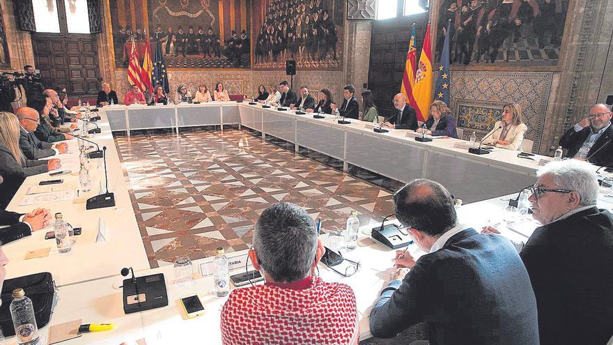 El Consell promete aplicar la jornada de 35 horas en toda la Generalitat en 2026