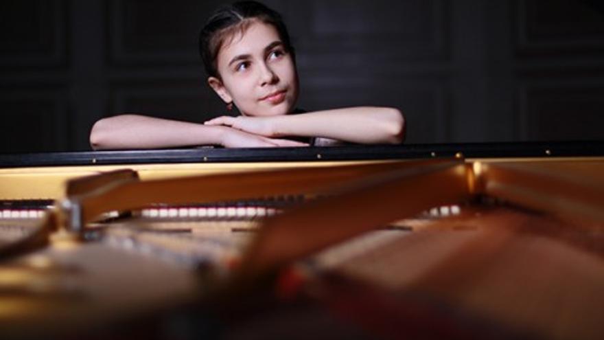 Alexandra Dovgan, piano