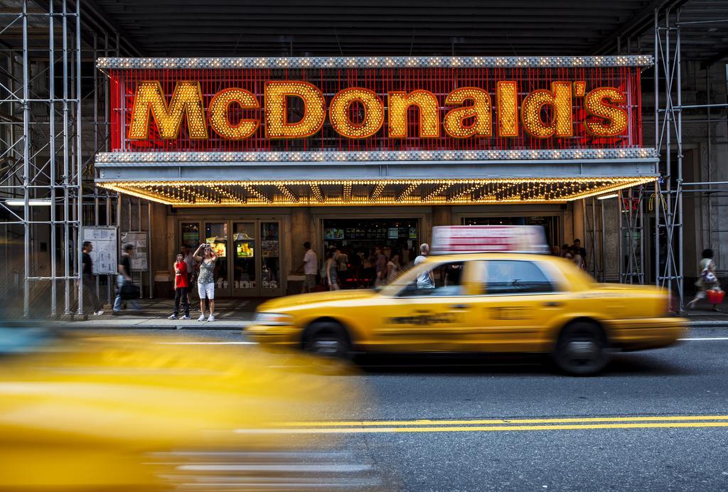 Un McDonald's en un antiguo teatro de Broadway en Nueva York