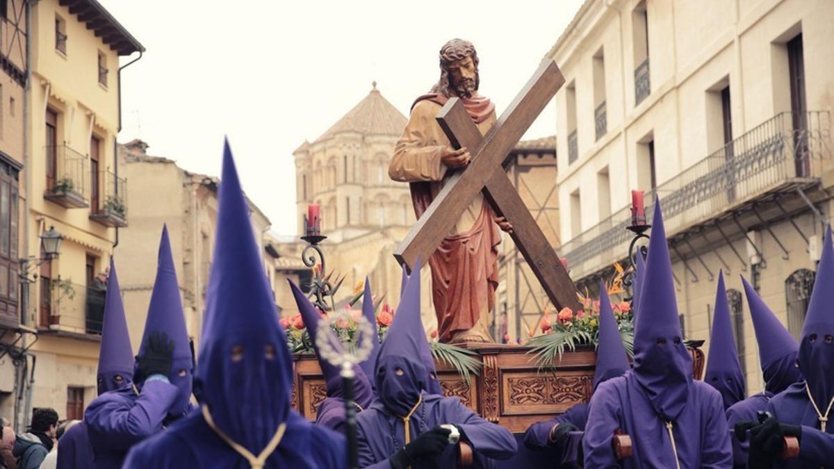 Descubre la magia de la Semana Santa en los Pueblos Mágicos de España