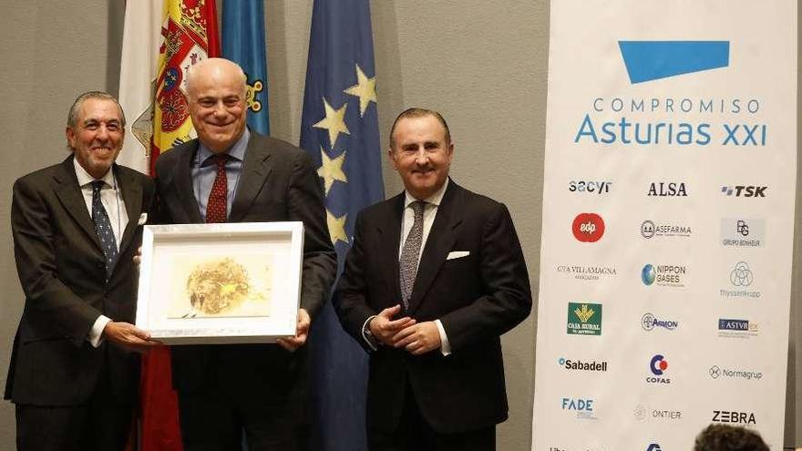 Eduardo Sánchez, José Manuel Campa y Pablo Junceda, en el acto de Compromiso Asturias XXI.