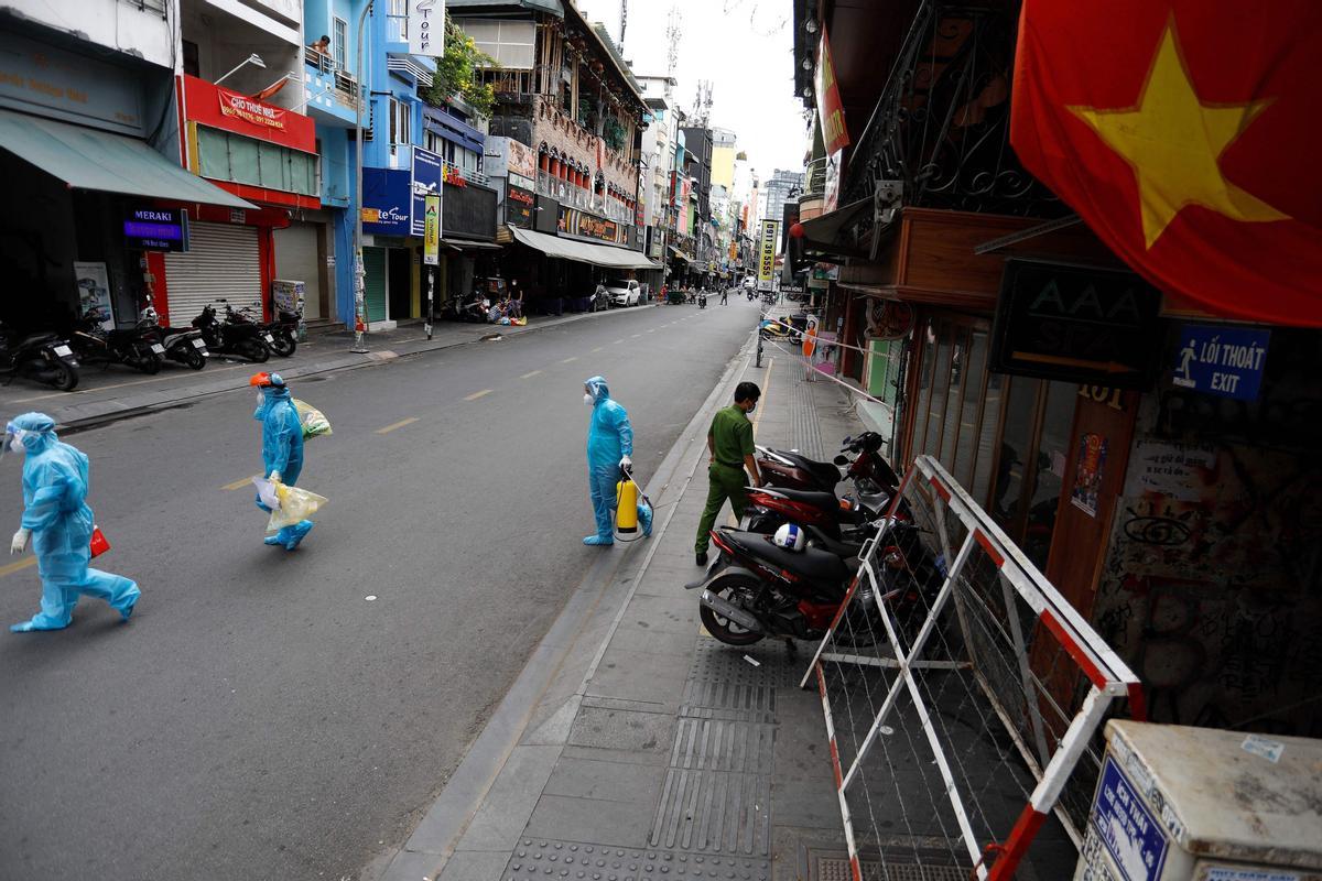 El Vietnam confina la ciutat més gran per frenar el seu pitjor rebrot de Covid-19