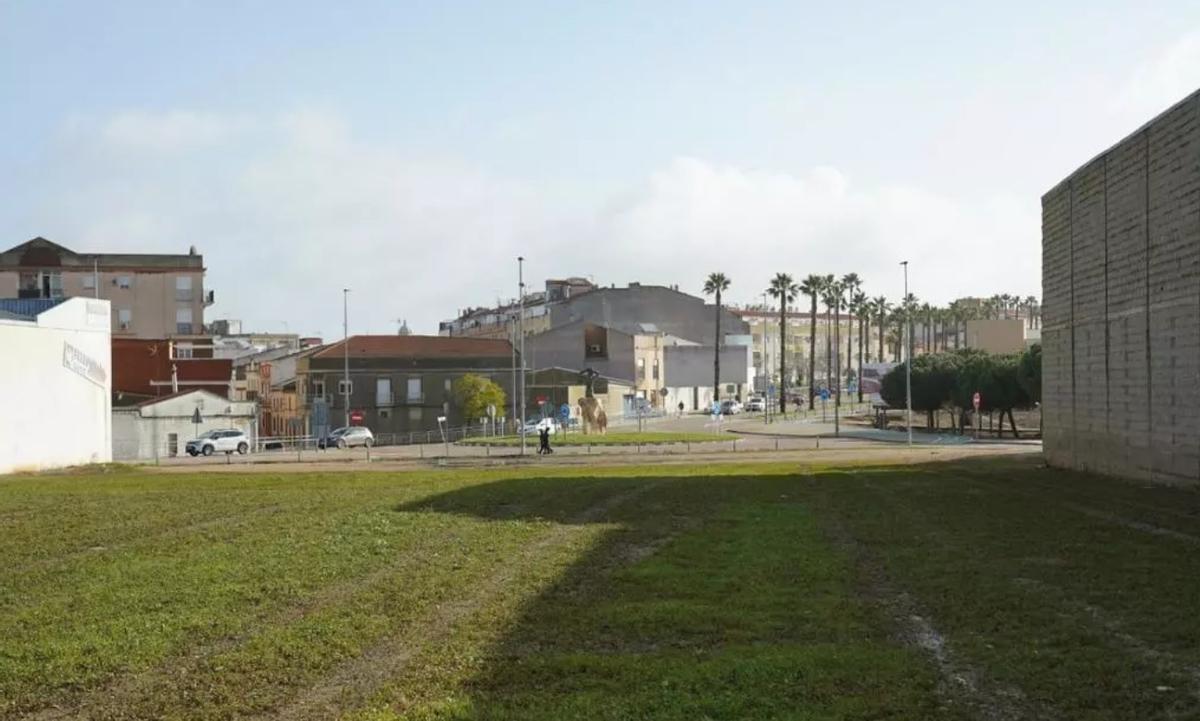 Solar sobre el que se pretenden construir nuevas viviendas en Don Benito.