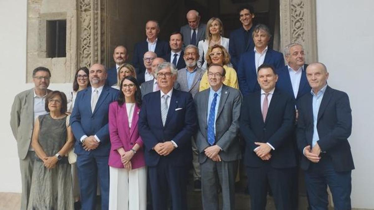 Foto de familia del encuentro celebrado este jueves en Santiago
