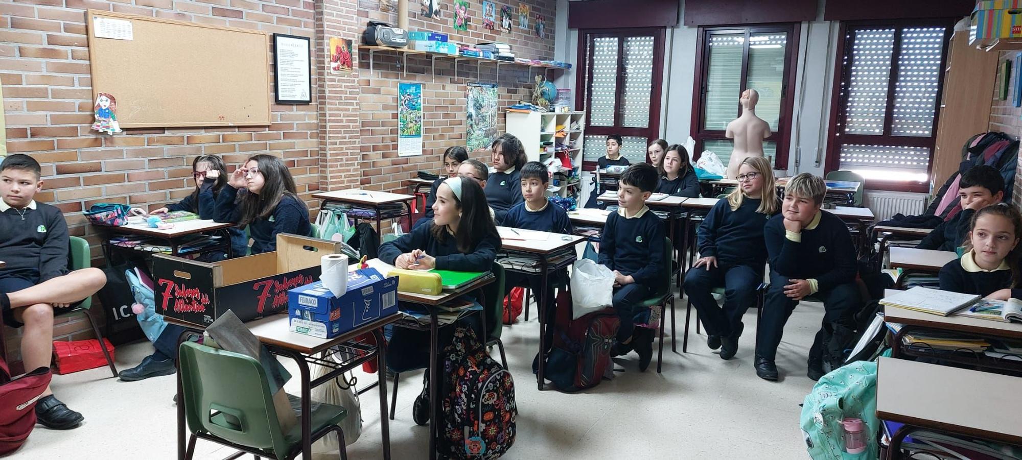 11 F: "A ciencia si é cousa de mulleres"