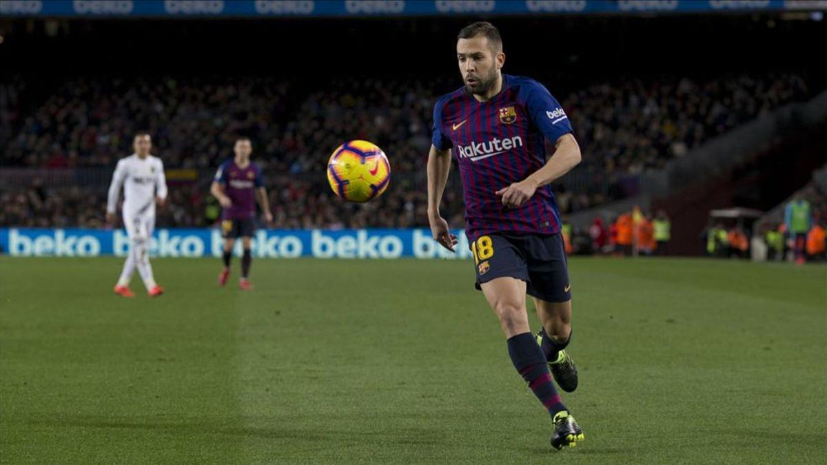 Jordi Alba jugó la segunda parte ante el Valencia y vio la amarilla