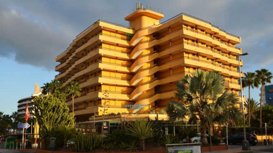 Vista panorámica de los apartamentos Carmen, situados en Playa del Inglés. | giorgio rapetti