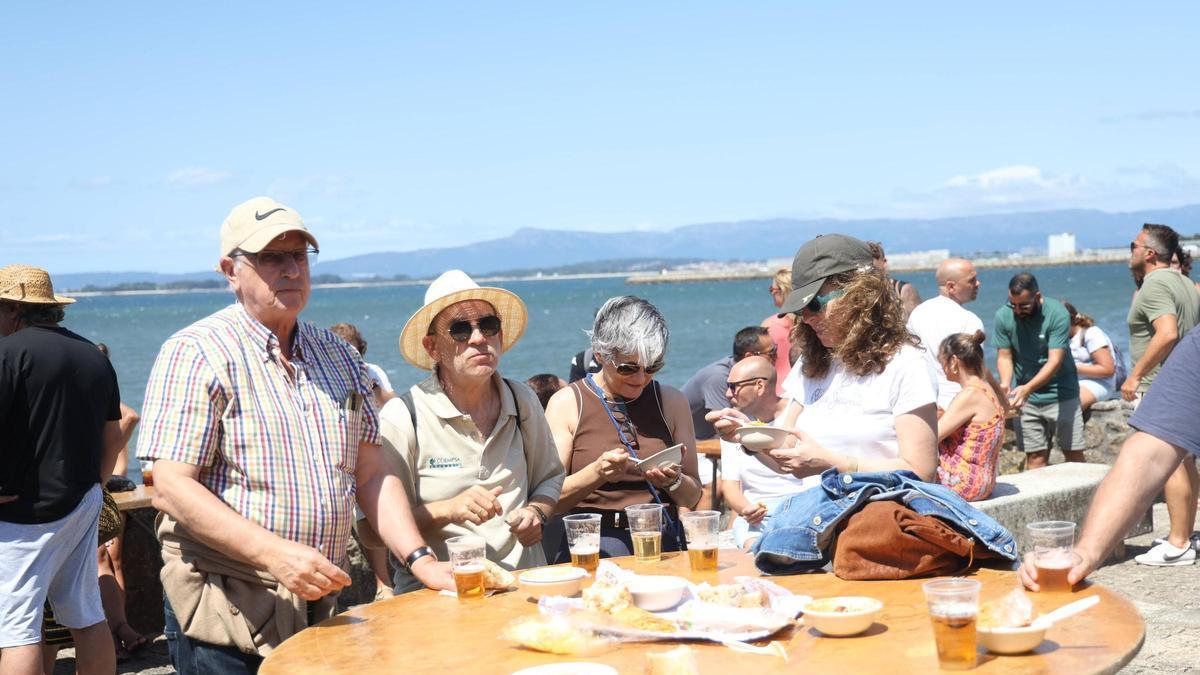La fiesta en San Tomé ofreció comida y diversión a partes iguales.