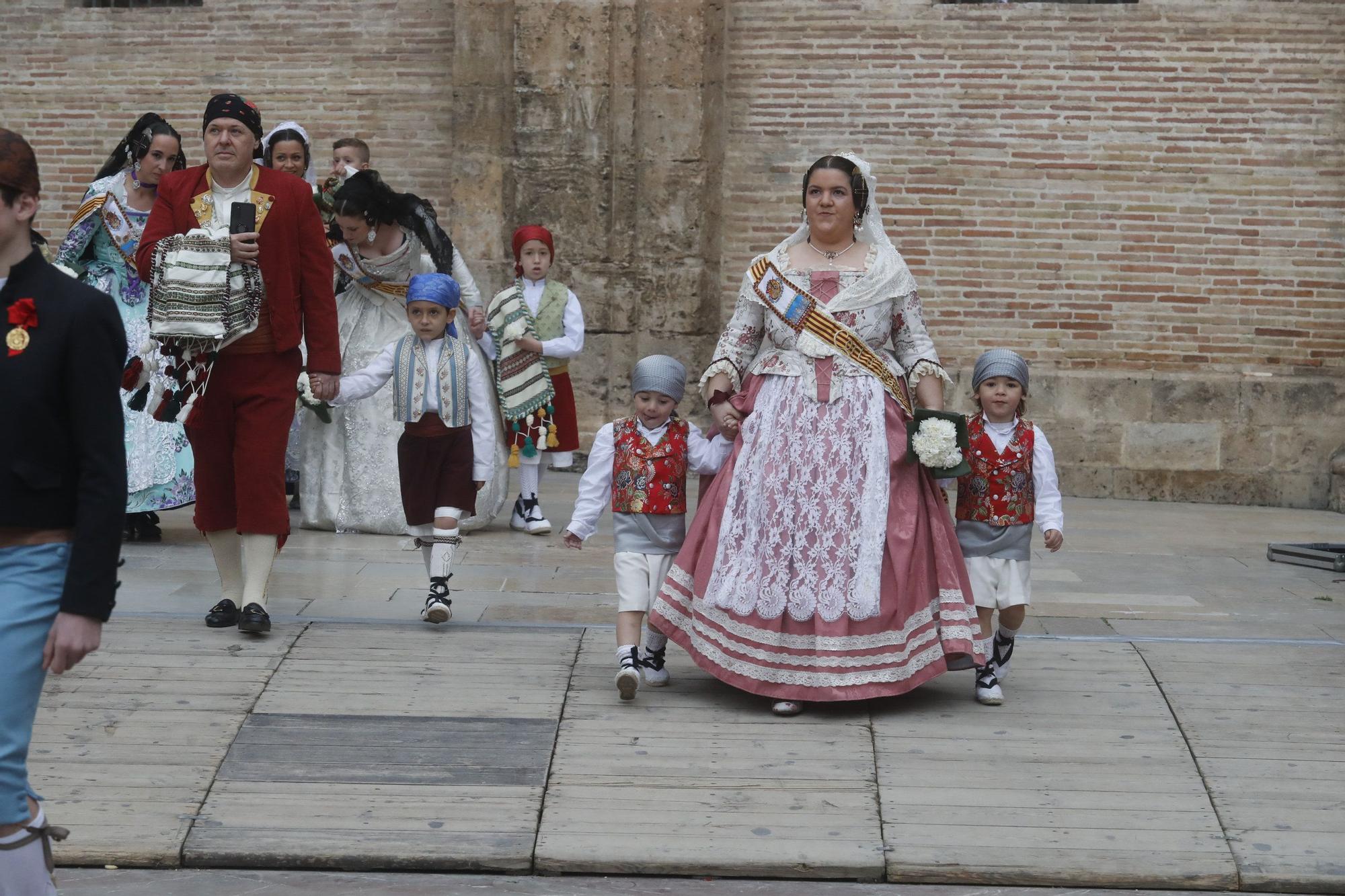 Búscate en el segundo día de ofrenda por la calle de la Paz (entre las 17:00 a las 18:00 horas)