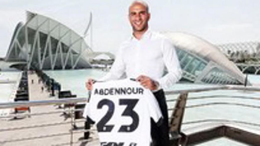 El Valencia presenta a Abdennour este lunes