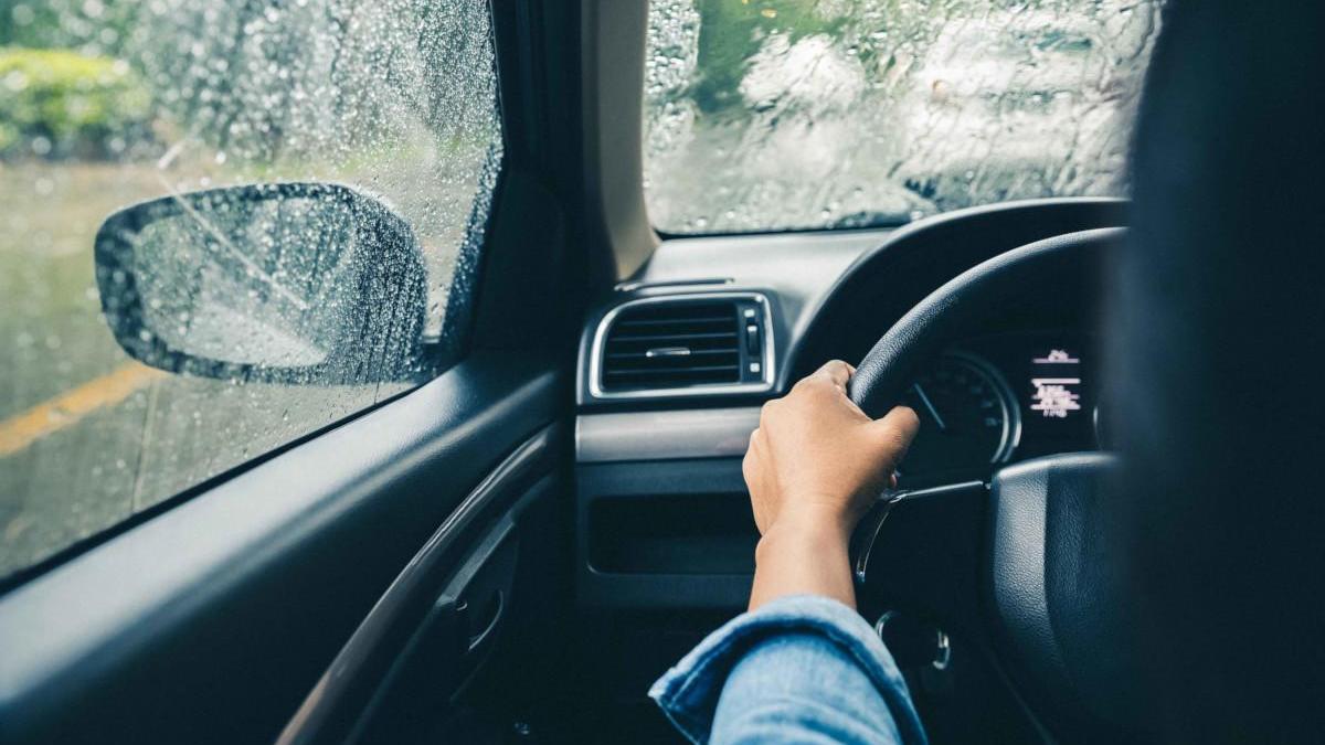 Sigue estos consejos si debes conducir con el temporal de lluvia y nieve