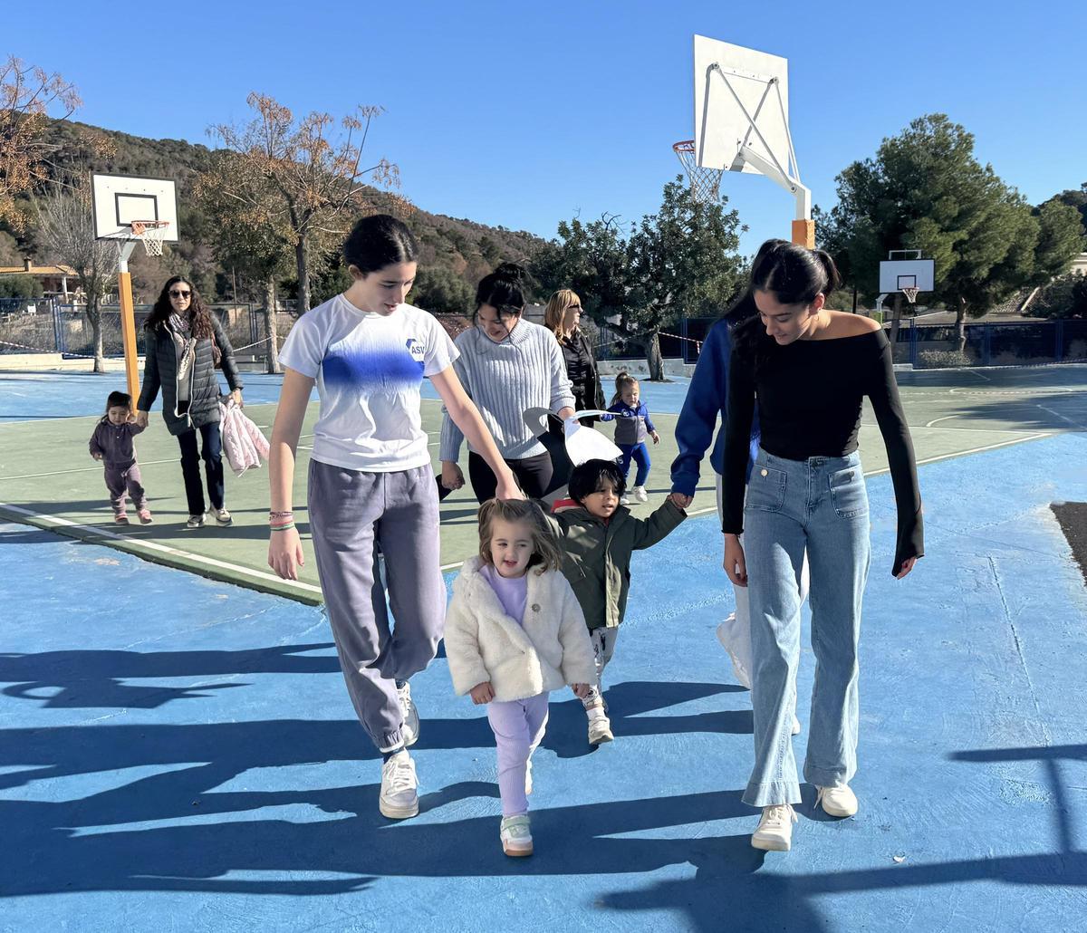 Participantes en la carrera solidaria de ASV