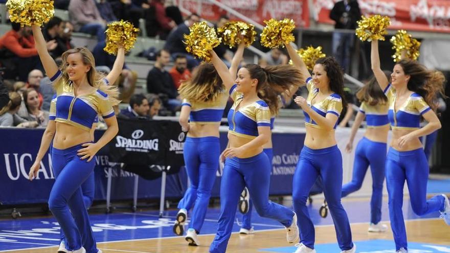 El conjunto universitario busca &#039;cheerleaders&#039;