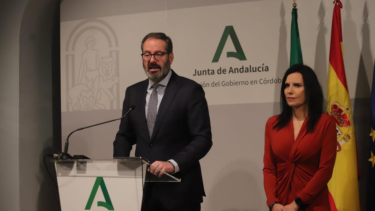 Adolfo Molina y María Dolores Gálvez en la presentación del plan de Empleo y Formación.