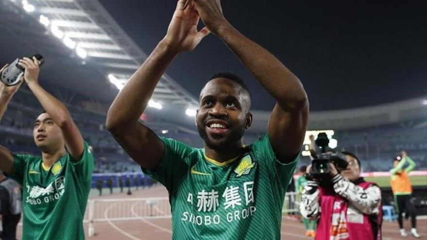 Bakambu se estrena de goleador en China