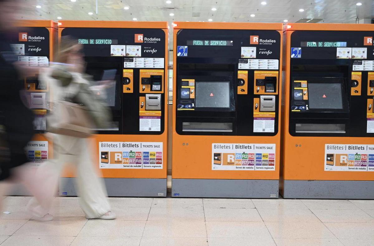 La tarifa de Rodalies perjudica els viatgers de Mitjana Distància La tarifa de Rodalies perjudica els viatgers de Mitjana Distància
