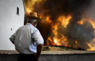 Grècia, Portugal i els Balcans lluiten contra les flames en plena onada de calor