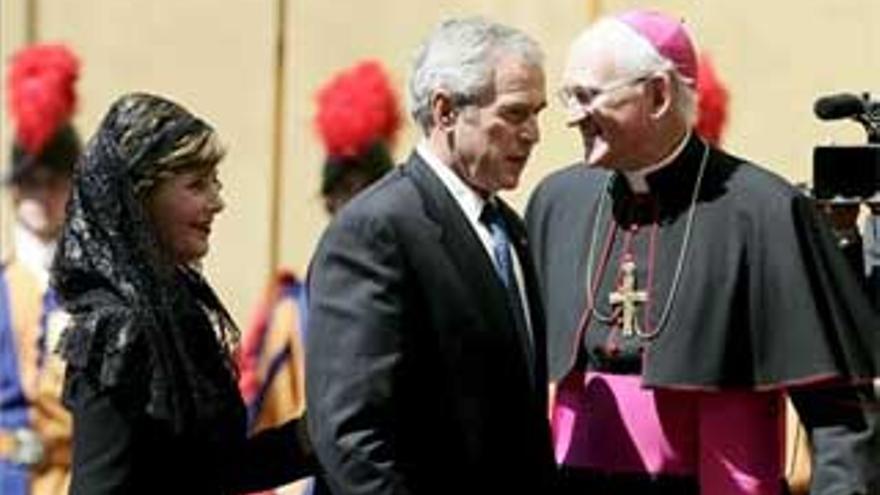 Bush visita por primera vez a Benedicto XVI en el Vaticano