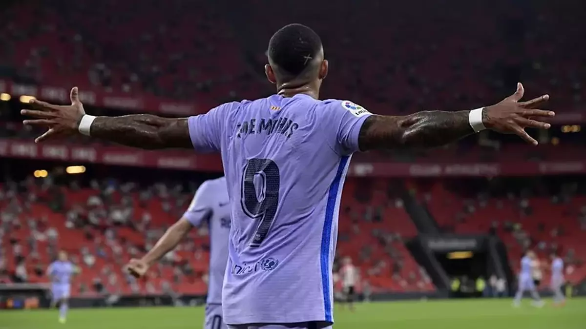 Memphis celebra su gol en San Mamés