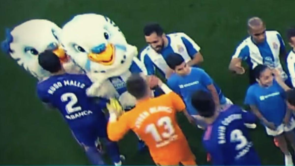 Hugo Mallo, en el momento del abuso contra la mascota del Espanyol