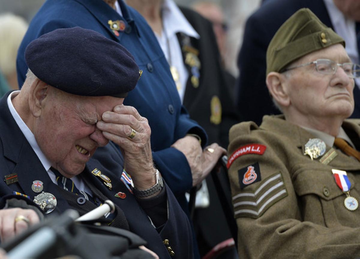 Moments de tensió entre els veterans de guerra en els actes de commemoració a Hermanville-sur Mer. Moments de tensió entre els veterans de guerra en els actes de commemoració a Hermanville-sur Mer.