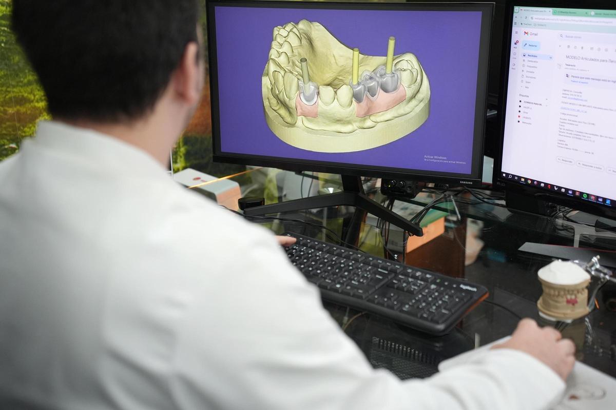 El equipo docente está formado por profesionales con amplia experiencia.