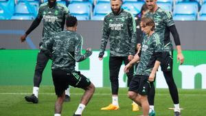 El Madrid se entrena en Mánchester antes de buscar una nueva final