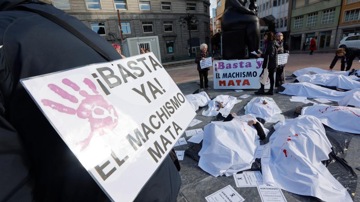 Asturias sale a la calle y alza la voz contra la violencia machista por el 25N