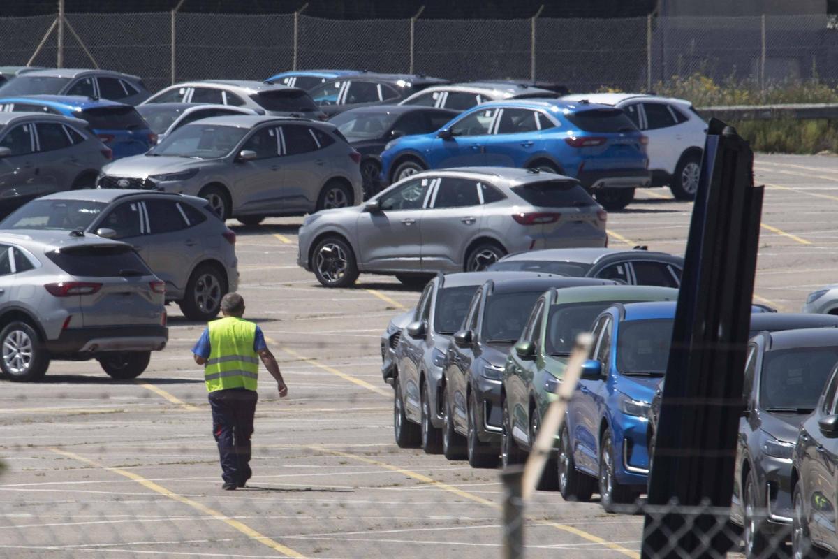 Aparcamiento de automóvil en la planta de Ford Almussafes.