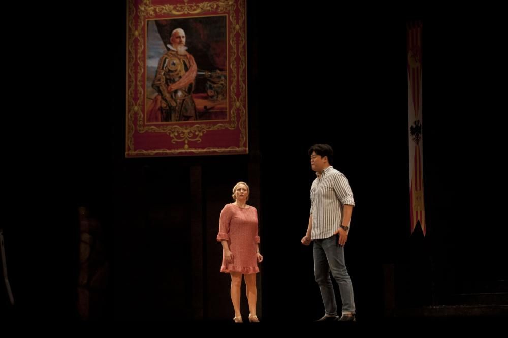 La soprano Saoia Hernández y el tenor Josef Kang ensayan en el Palacio de la Ópera a obra Il Pirata, de Bellini.