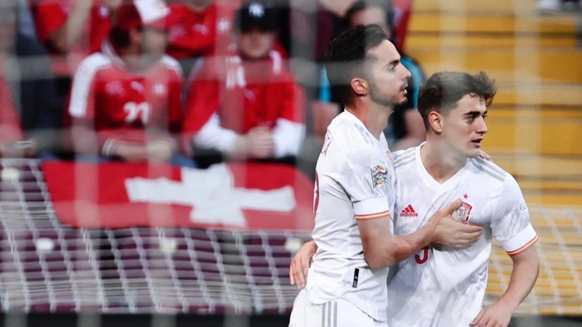 Gavi, junto a Sarabia ante Suiza