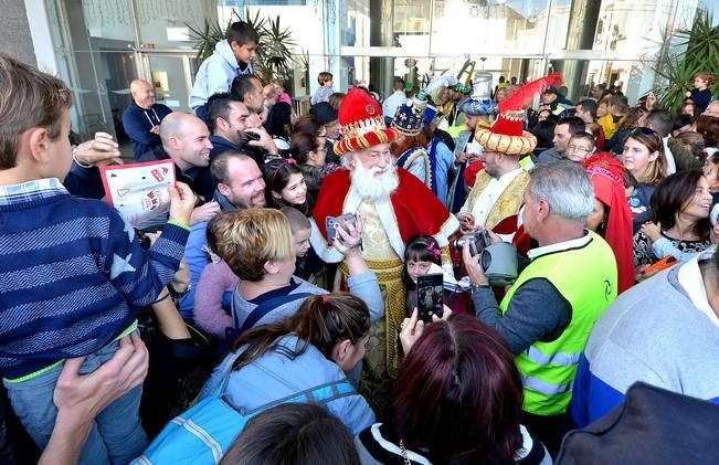 REYES MAGOS LLEGADA BARCO