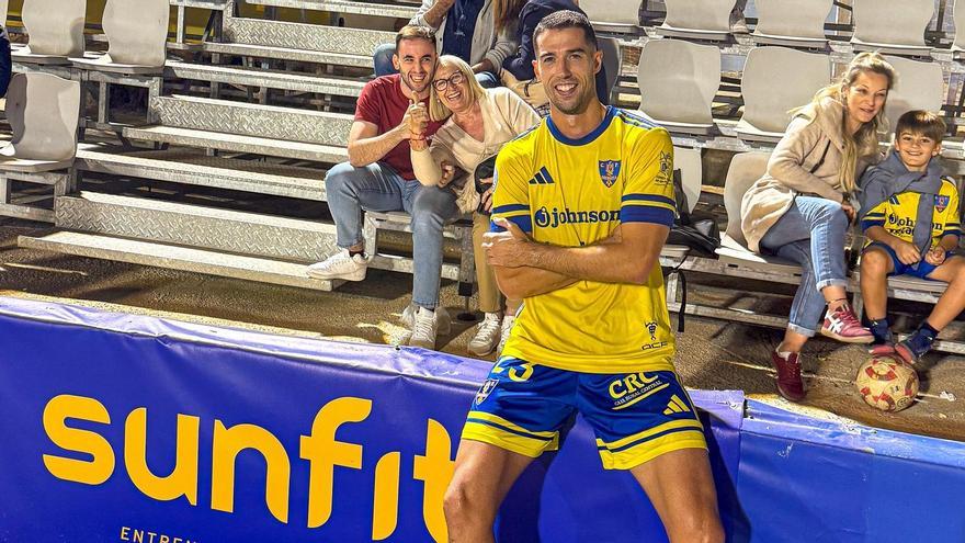 El Orihuela vuelve a la liga con un firme triunfo en casa