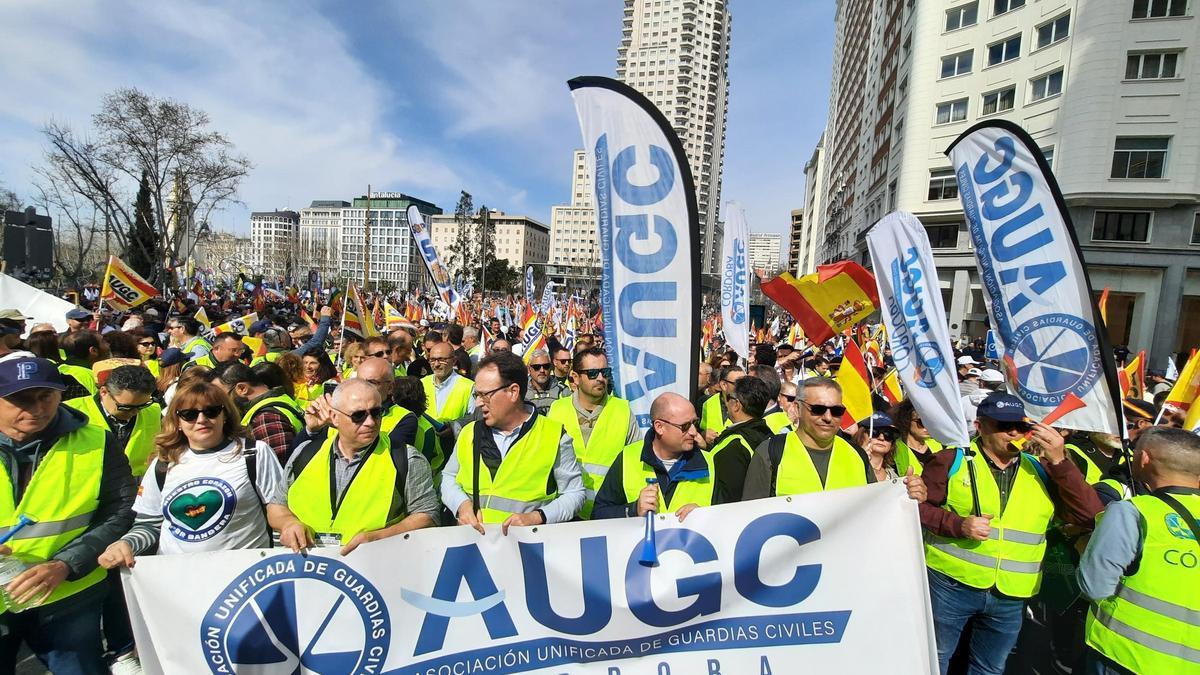 AUGC Córdoba en la manifestación celebrada hoy en Madrid, en la plaza de España.