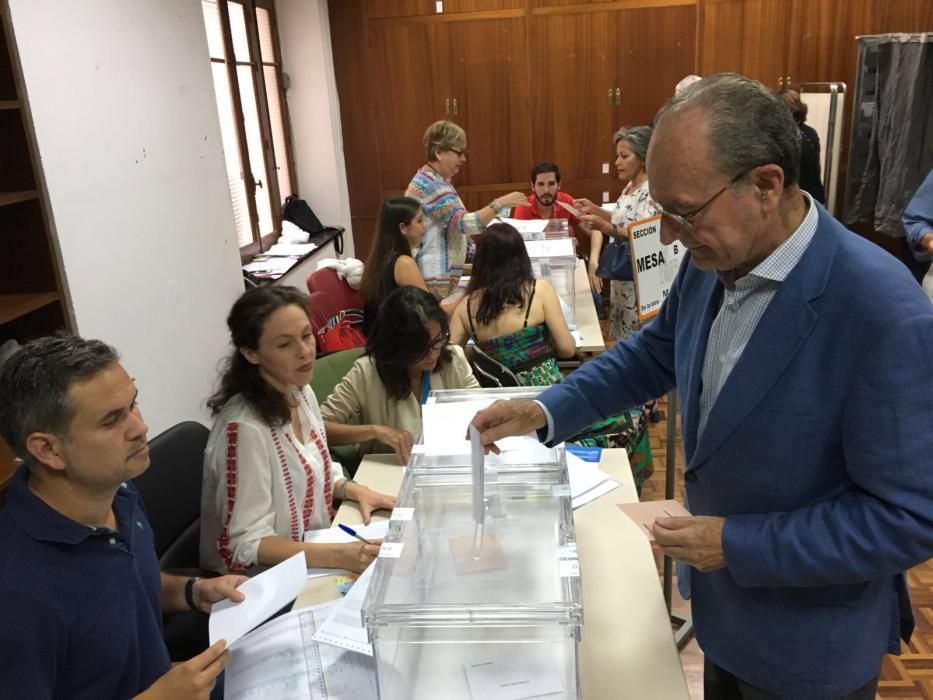 26J | Los políticos malagueños acuden a votar