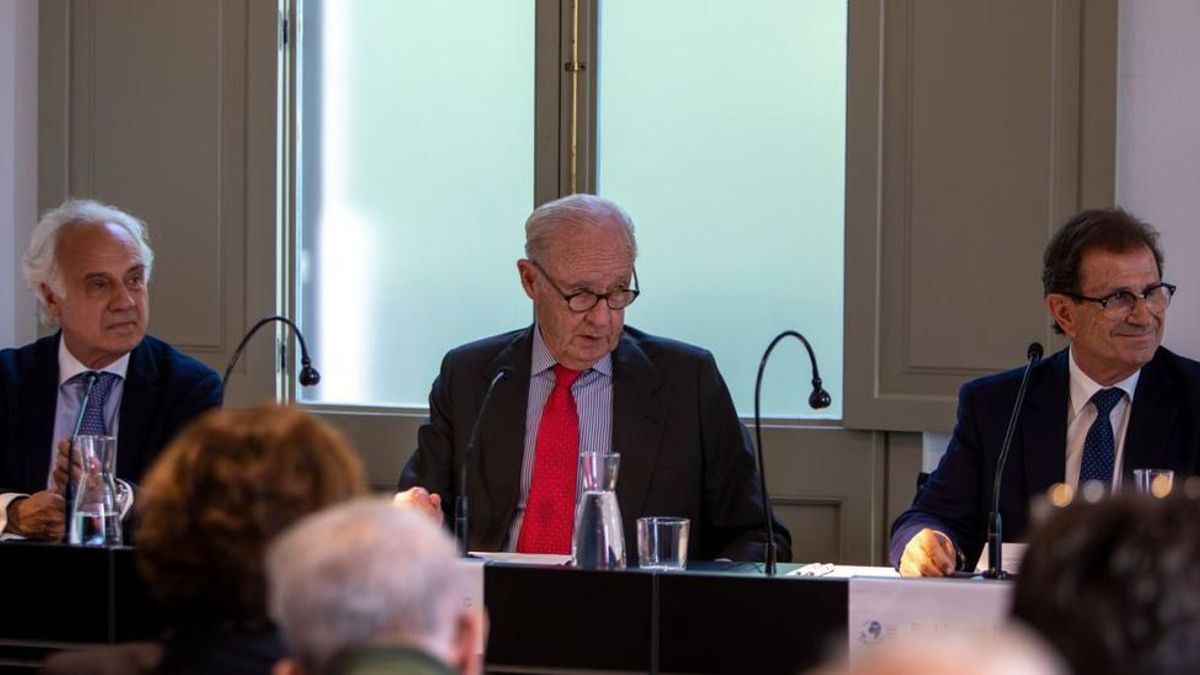 El exembajador de España en Rusia Joan Antoni March, el doctor José Francisco Conrado y el exrector de la UIB Llorenç Huguet.