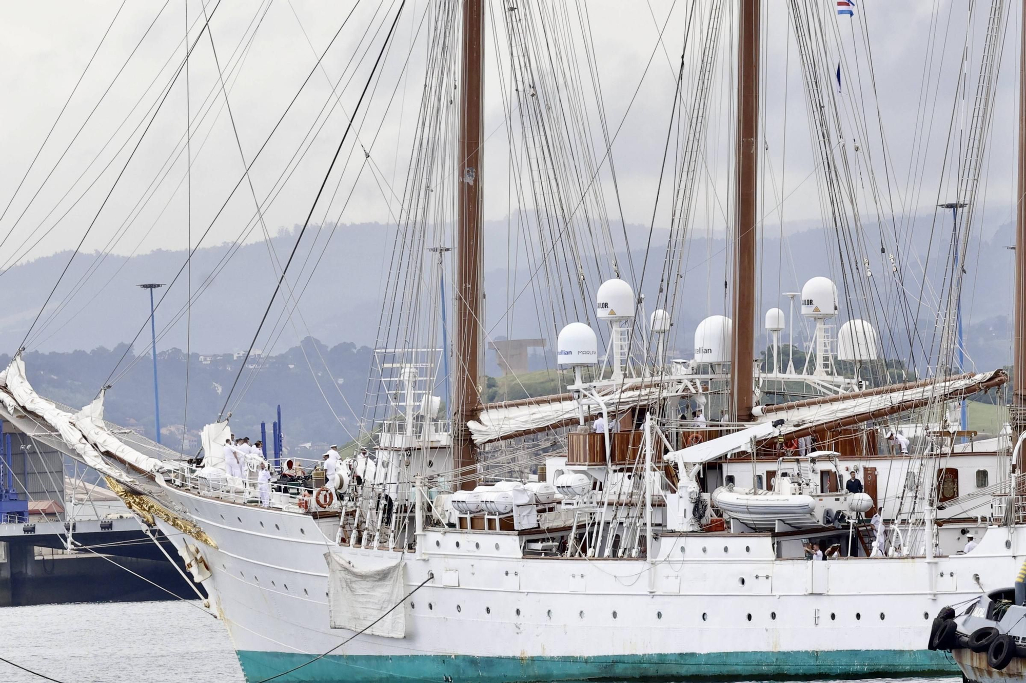 En IMÁGENES: Así fue la despedida de Leonor y "Elcano" del Musel