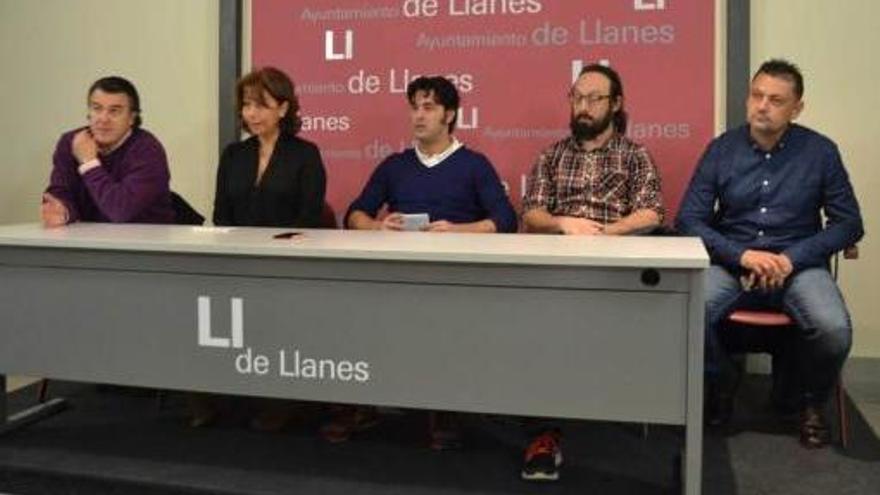 Por la izquierda, Juan Carlos Armas, Marián García, Enrique Riestra, Alfonso Miyares y Javier Ardines.