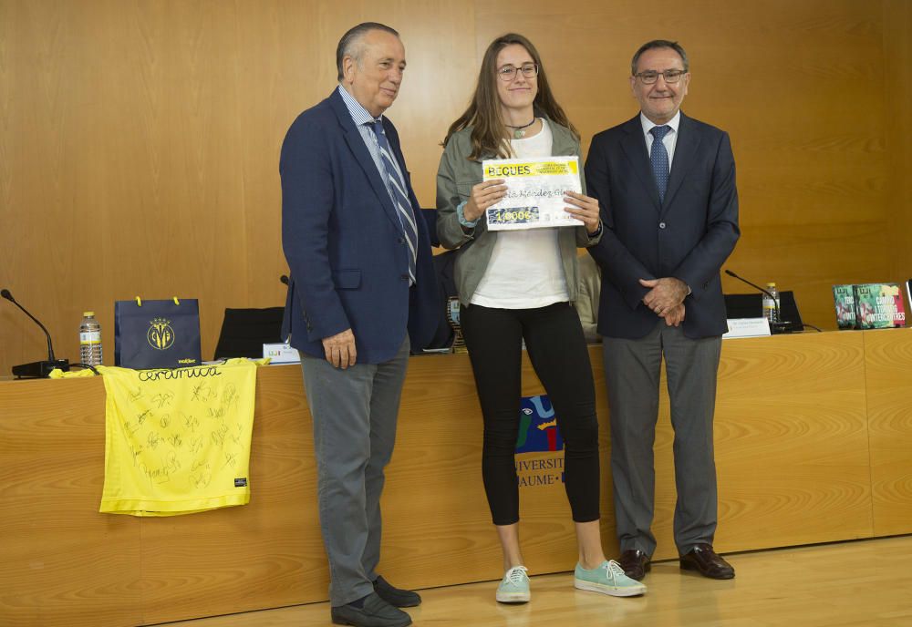 Entrega de las becas Endavant Formació del Villarreal CF