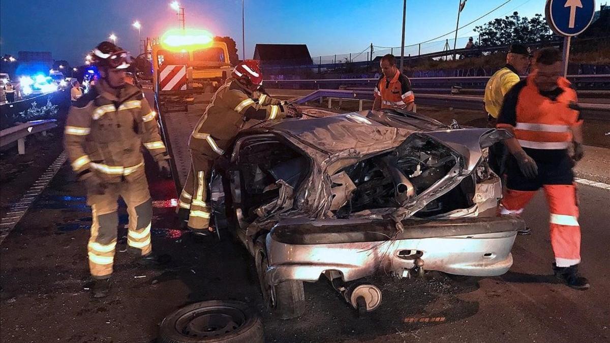 Tres jóvenes muertos en un brutal accidente de coche en Vigo