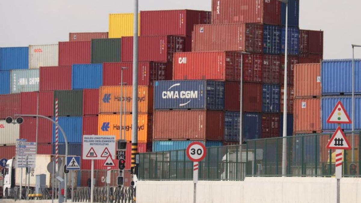 Contenidors al port de Barcelona | AXIU/FRANCESC BENEJAM/ACN