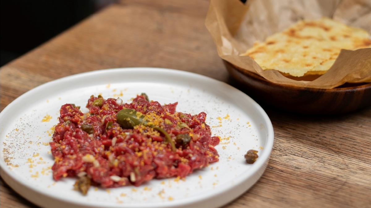 El 'steak tartar' de solomillo de ternera gallega de Parking Sótano.