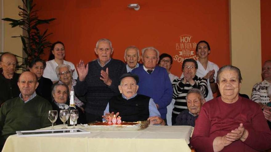 Homenaje a Isidoro del Buey en la residencia San Juan Bautista de Ferreras de Abajo.