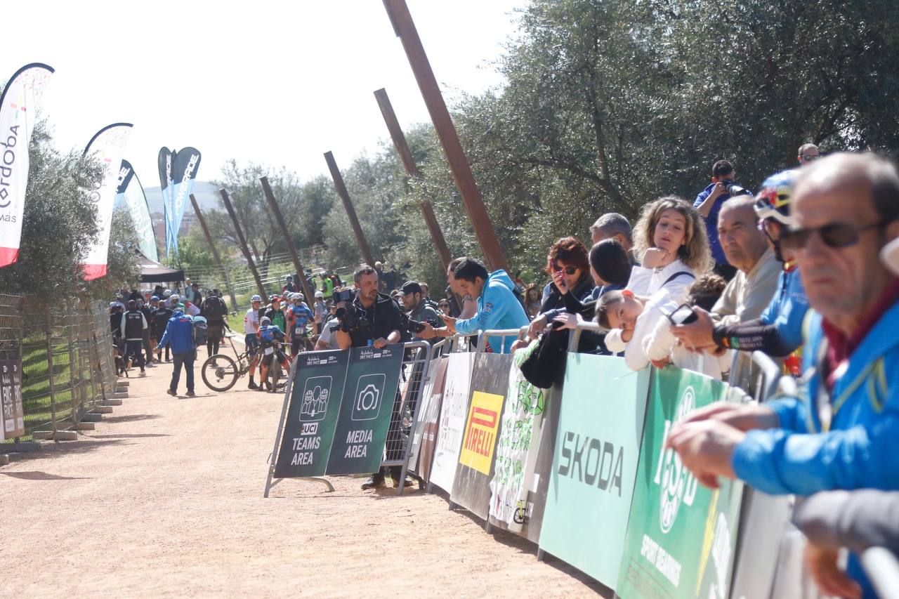 La Andalucía Bike Race a su paso por Córdoba en imágenes