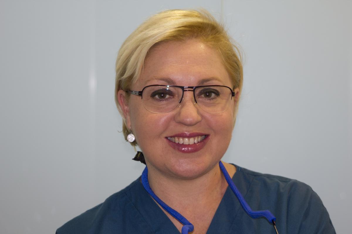 Dra. Pomares.