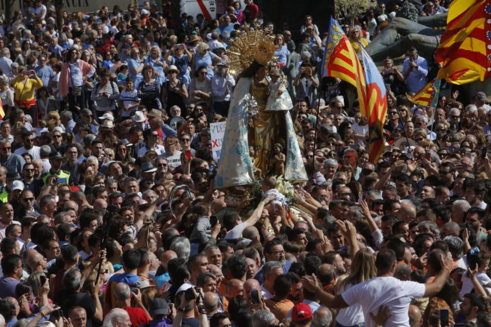 Día de la Virgen de los Desamparados: Traslado de la Mare de Déu