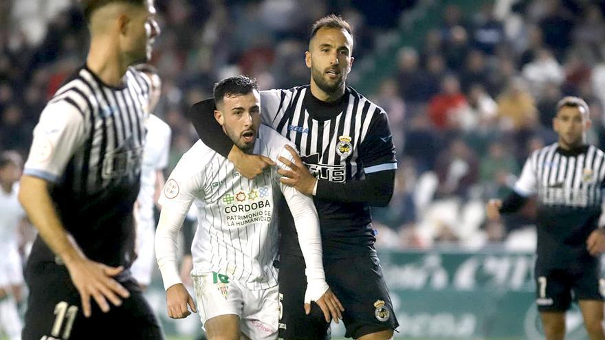 Las imágenes del Córdoba CF - Linense