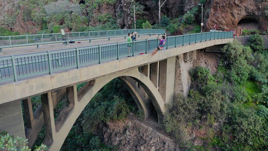 La San Silvestre LPGC &#039;se tira por un puente&#039; para captar corredores y repite experiencia este domingo