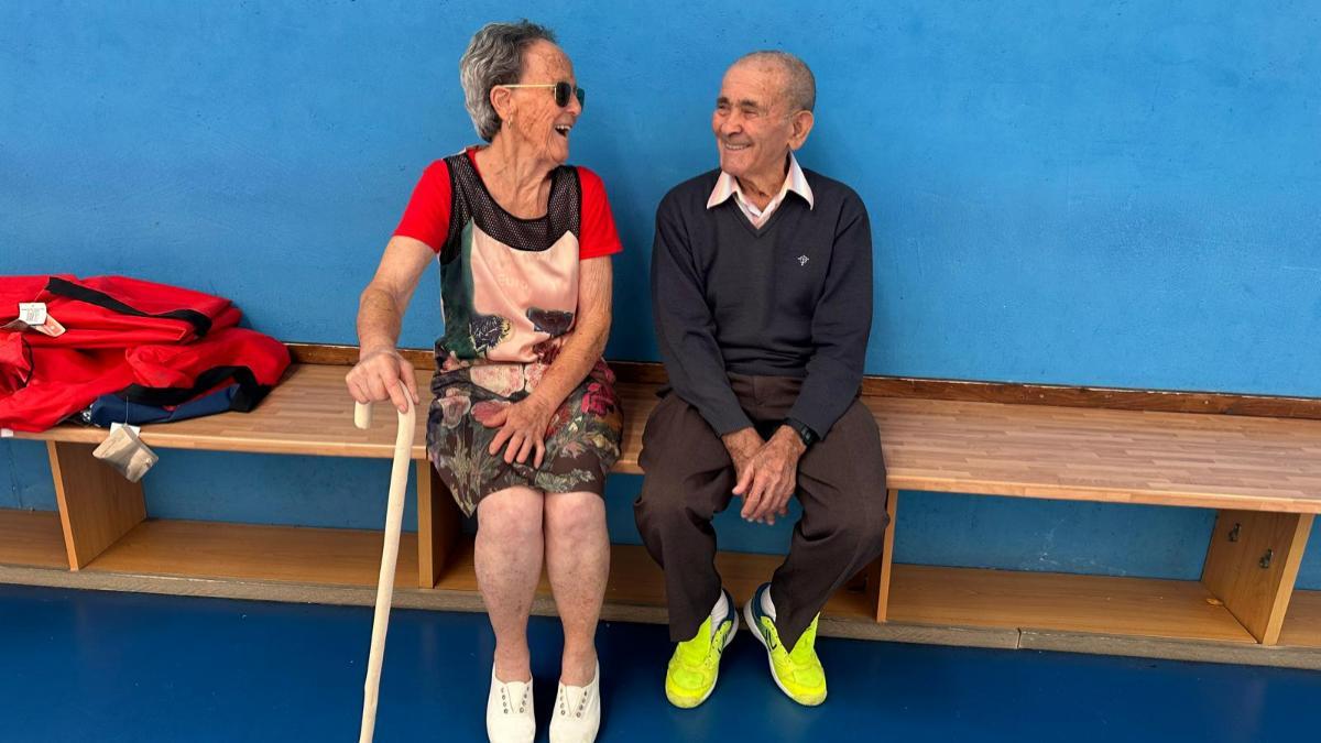Agapita y Félix, el matrimonio evacuado de Chapinería que ha encontrado refugio en el punto de acogida de Villaviciosa de Odón.