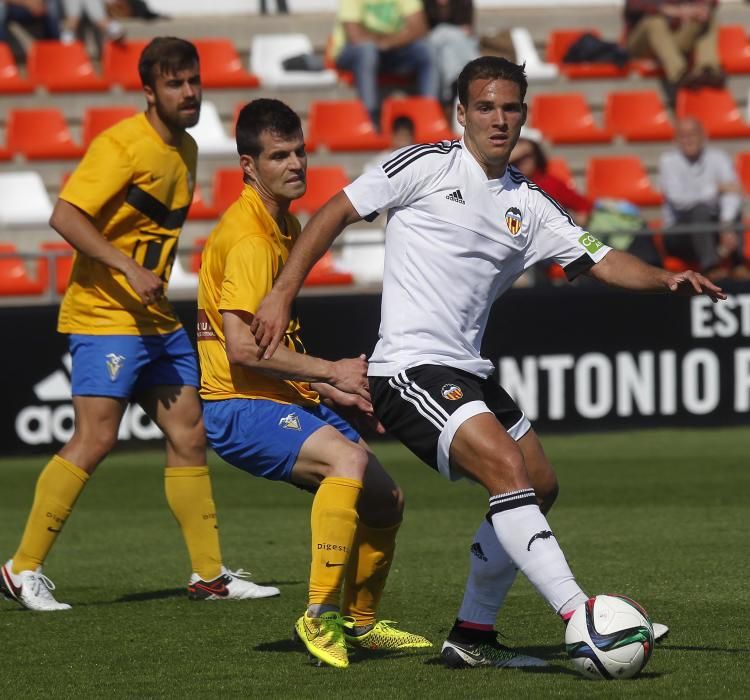 El Puchades se convierte en una fiesta con la victoria del Valencia Mestalla frente al Badalona